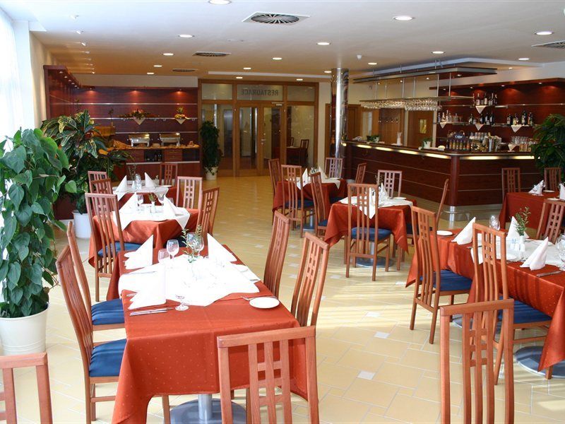 Ramada Airport Hotel Praga